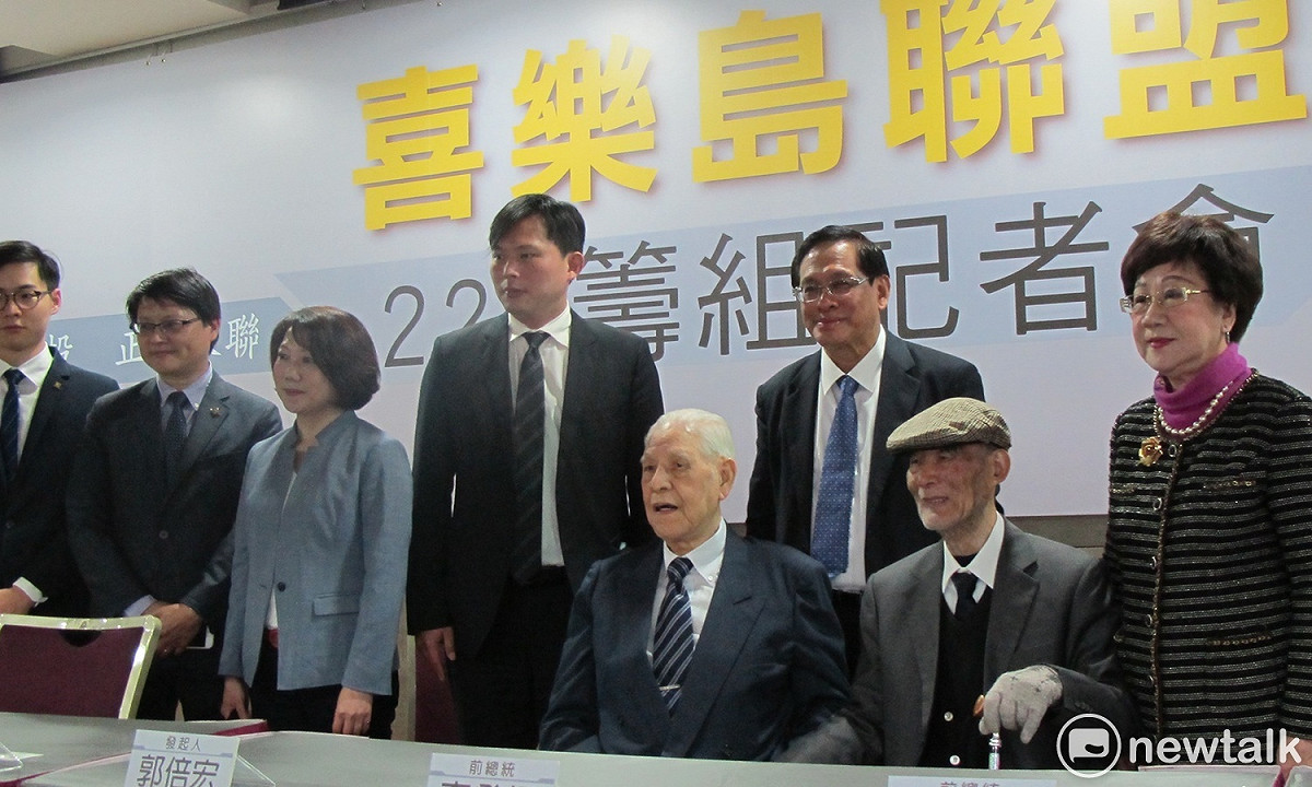 郭倍宏發起的喜樂團28日上午舉行籌組記者會。 圖：林朝億/攝