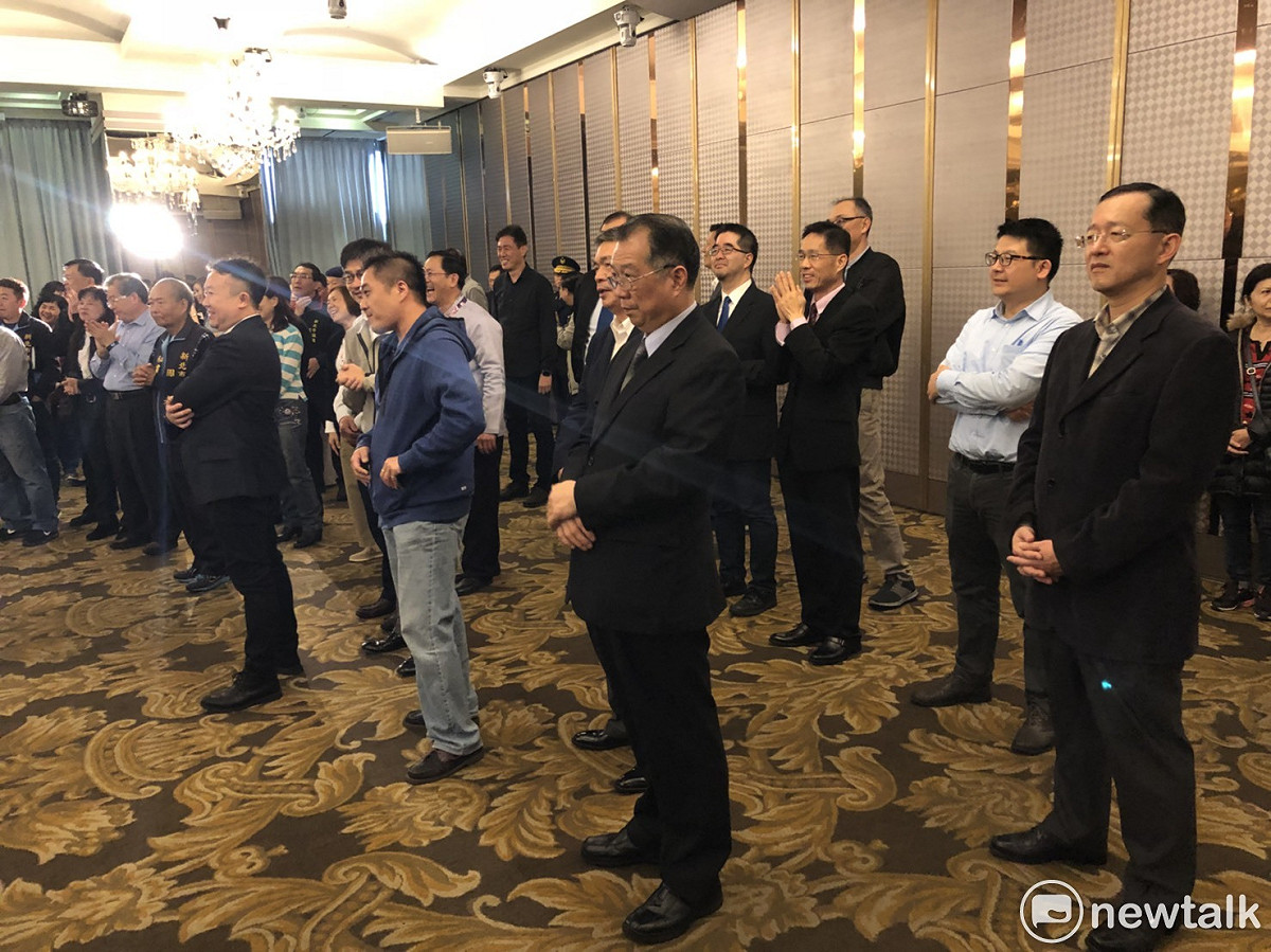 侯友宜宣布參選，新北市府團隊到場力挺。 圖 : 林昀真/攝