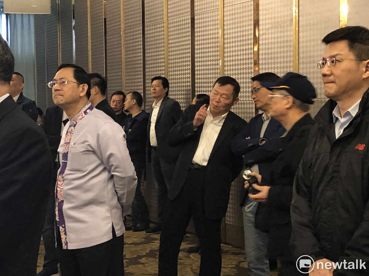侯友宜宣布參選，新北市府同仁到場力挺。 圖 : 林昀真/攝