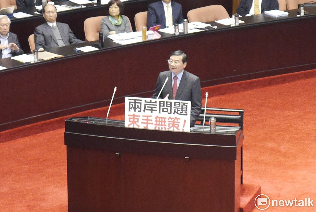 國民黨立法院黨團首席副書記長曾銘宗下午質詢時詢問行政院長賴清德對兩岸現狀的評論。 圖：趙婉淳／攝