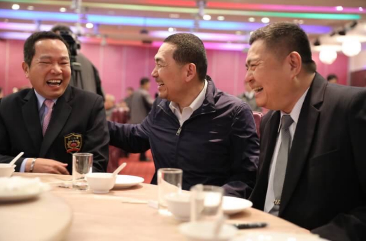 面對初次投入選戰，侯友宜表示，選舉本來就是把自己的信念以及價值向市民報告，大家開開心心就好，對不一樣的觀念、想法也會包容尊重，一切以市政以及市民需求為優先。期待理念相同的人一起打拚，聚集大家的力量，讓新北更好。 圖：侯友宜競選總部/提供