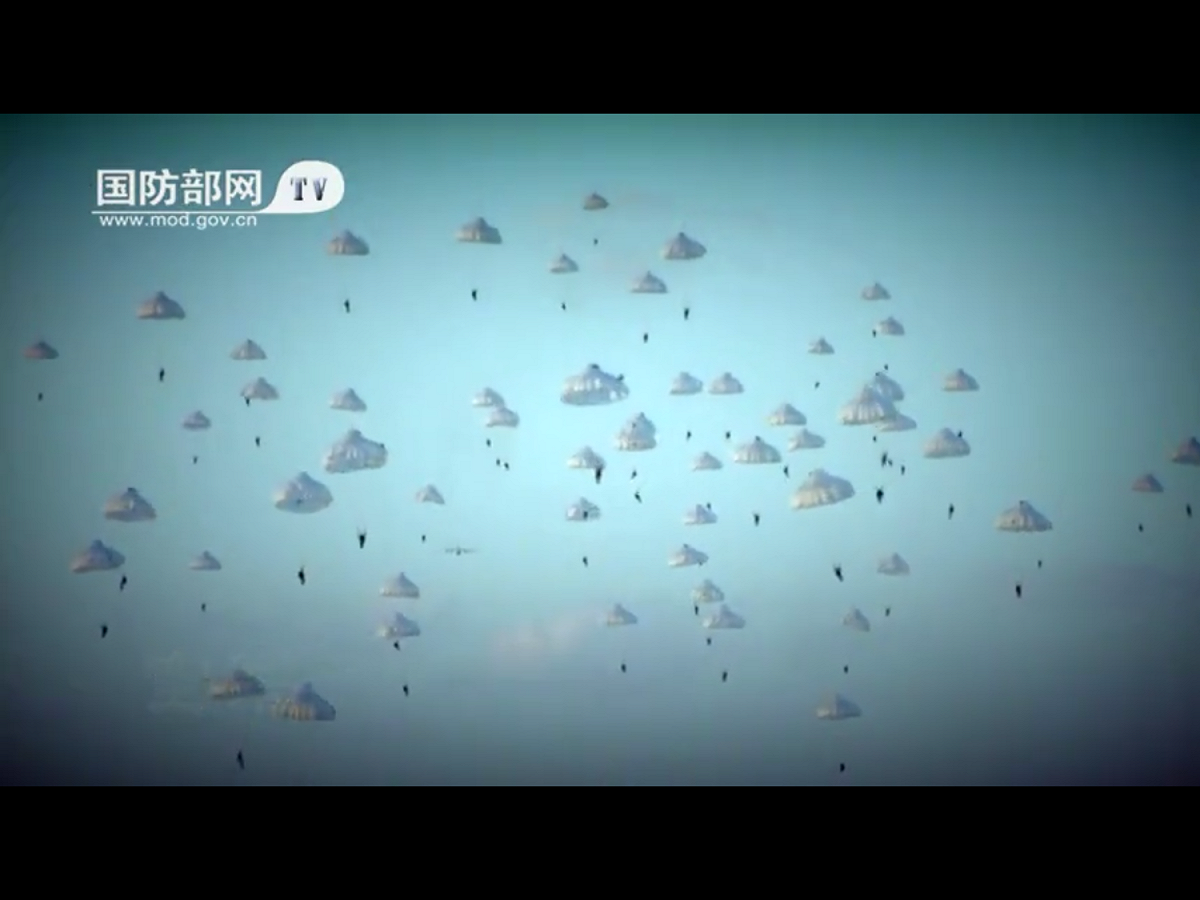在去年10月的中共十九大上，習近平承諾在21世紀中葉將中國軍隊打造成世界一流的武裝力量。現在，軍方已經打造了一套精妙的宣傳體系，確保中國高層領導人始終牢記這一承諾。 圖：翻攝自中國國防部網站