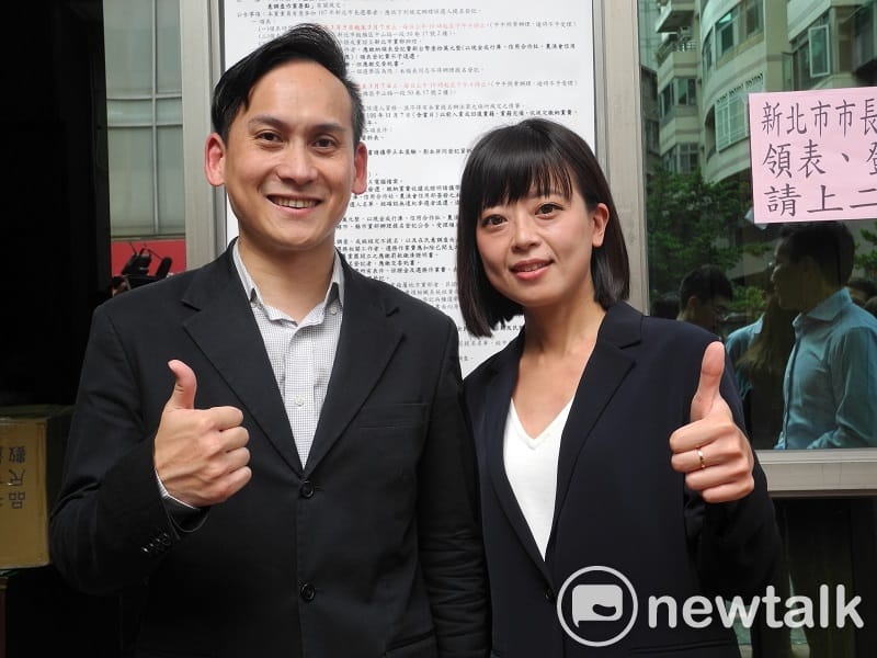 新北市副發言人葉元之、江怡臻，今天宣布辭官投入新北市議員國民黨初選。 圖：王峻昌/攝