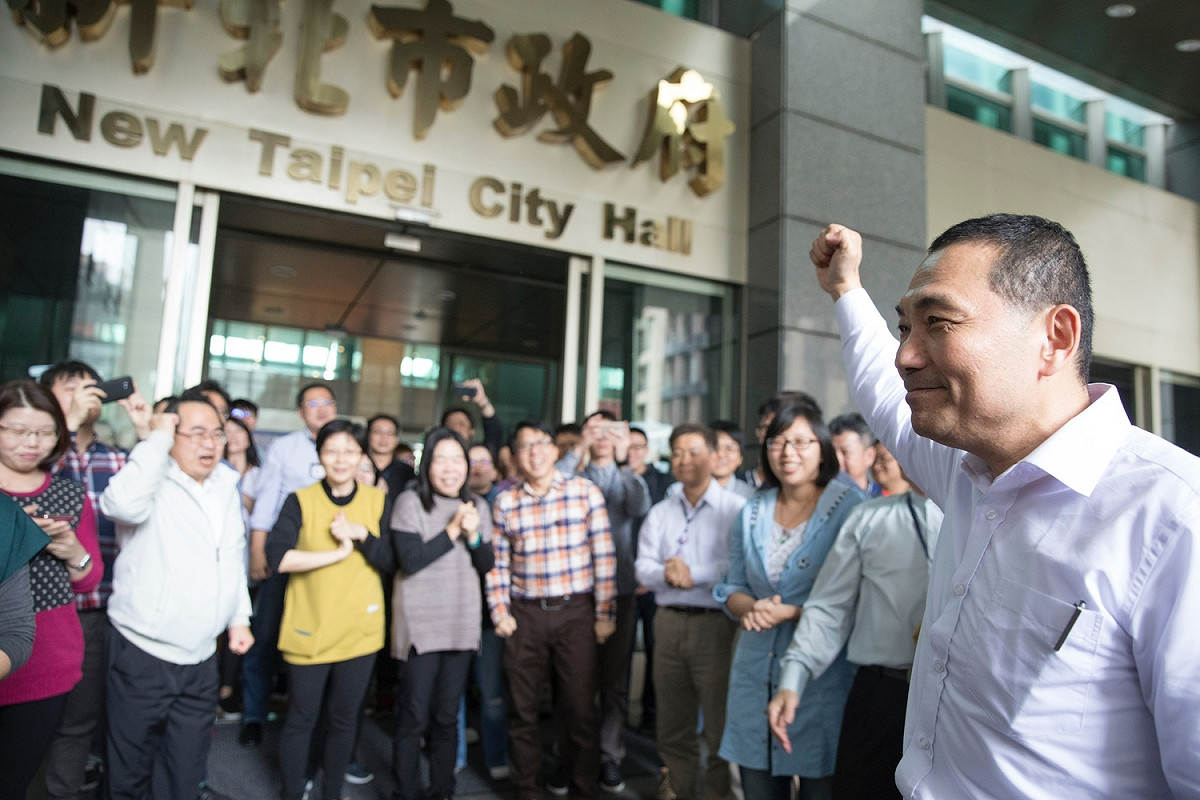 面對此起彼落的加油聲，侯友宜回應「我一定再回來」。 圖：侯友宜辦公室/提供