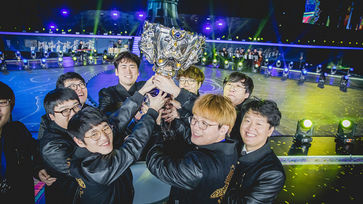 Edgar（右一）曾在2017年帶領SSG擊敗SKT奪下世界冠軍。 圖: 翻攝自LoL Esports Photos flickr