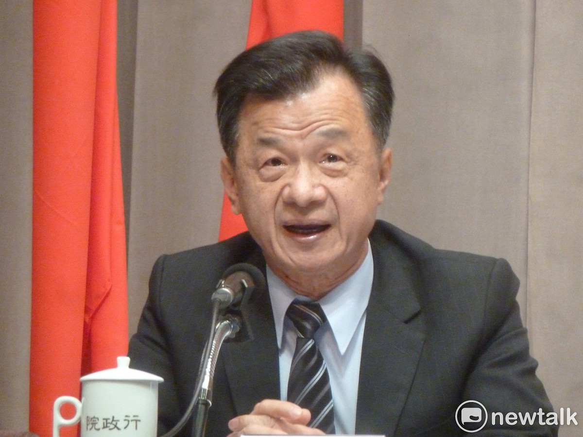 行政院會今（8）日通過刑法部分條文修正草案，未來傳染花柳病罪將回歸第277條傷害罪處理，最高可處5年以下有期徒刑、拘役或新台幣50萬元以下罰金。圖為法務部長邱太三。 圖：謝莉慧/攝
