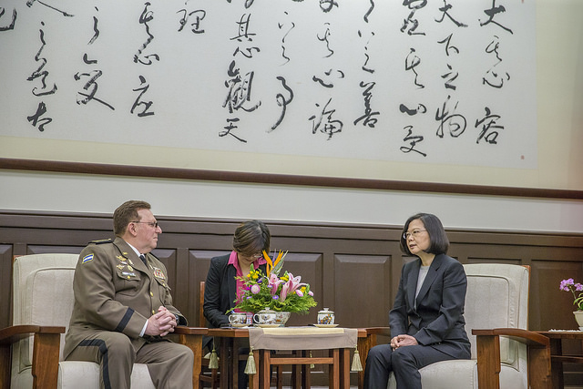蔡英文總統今（12）日接見「尼加拉瓜三軍總司令阿比烈斯（Julio César Avilés Castillo）上將」，期盼未來台尼持續深化雙邊交流與情誼。 圖：總統府提供