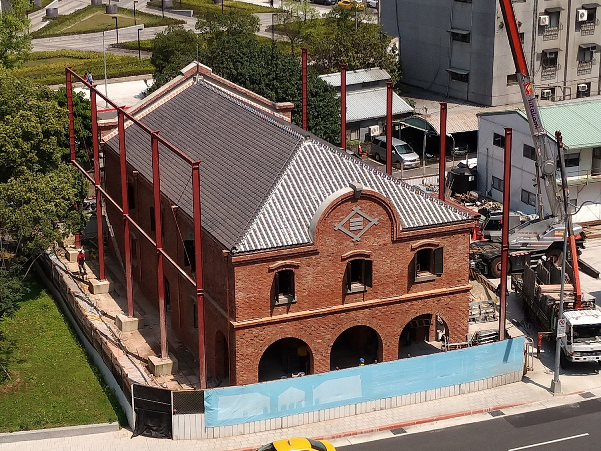 為推動台北市長柯文哲的西區門戶計畫，三井倉庫「被」遷移案，花了七千萬、歷經一年多修復，展現「新」貌！ 圖:台北市文化局／提供