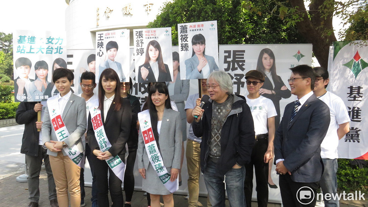 時代力量前黨員、作家馮光遠也出席力挺。 圖：周煊惠 / 攝