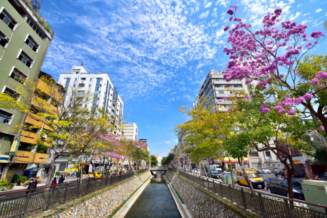日前人氣話題，綠川與柳川的整治工程，有66.3%的台中市民表示滿意，僅8.6%不滿意，圖為綠川。 圖：台中市政府/提供