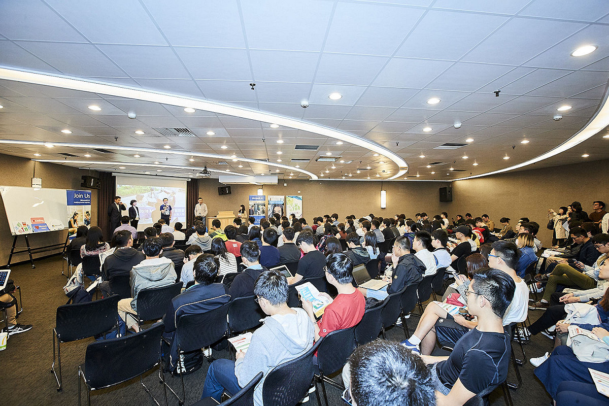 微軟舉辦校園徵才說明會，針對多元化人才培育開射三箭：AI研發人才、MACH微軟全球菁英徵才計畫及未來生涯體驗計畫。 圖：台灣微軟提供