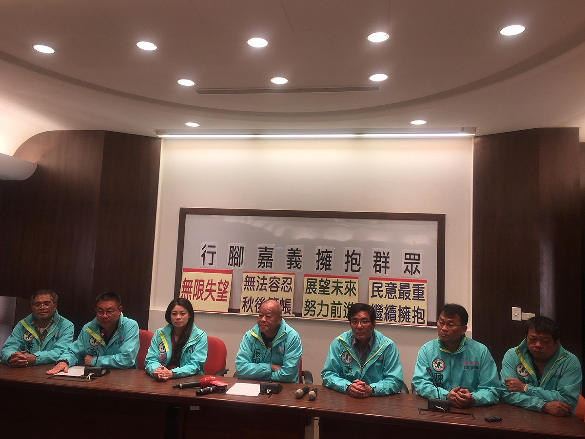 民進黨提名翁章梁為嘉義縣長參選人之後，落選的張明達馬上發表遭到遺棄與背叛，強調繼續擁抱群眾。 圖/張明達提供