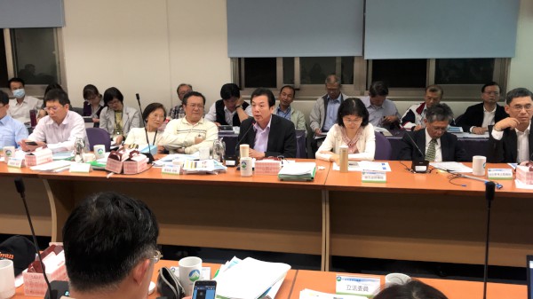 深澳發電廠更新擴建計畫環評通過，新北市環保局長劉和然砲轟根本是「政治性的決定」。 圖: 新北市政府/提供