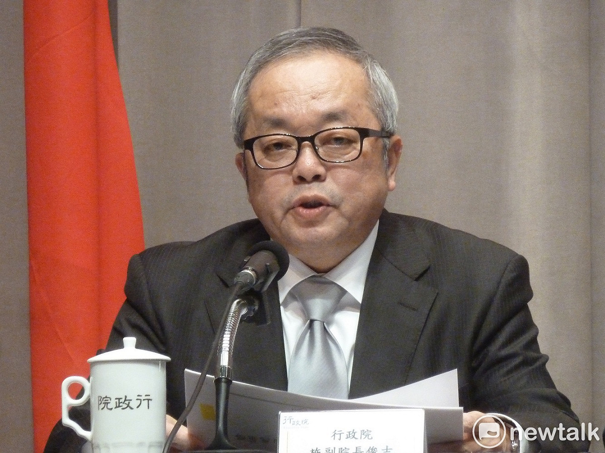 台股今（11）天一早開盤即跌500點，萬點大關失守，對此，行政院副院長施俊吉表示，台灣經濟基本面相當好，美國經濟成長力道也相當強勁，投資人不需過度驚恐。 圖：謝莉慧/攝（資料照片）
