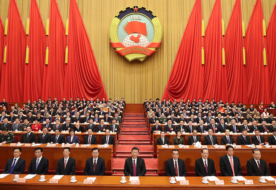 習近平獲得2970位全體代表贊成，連任國家主席、中央軍委主席。 圖/翻攝自新華網