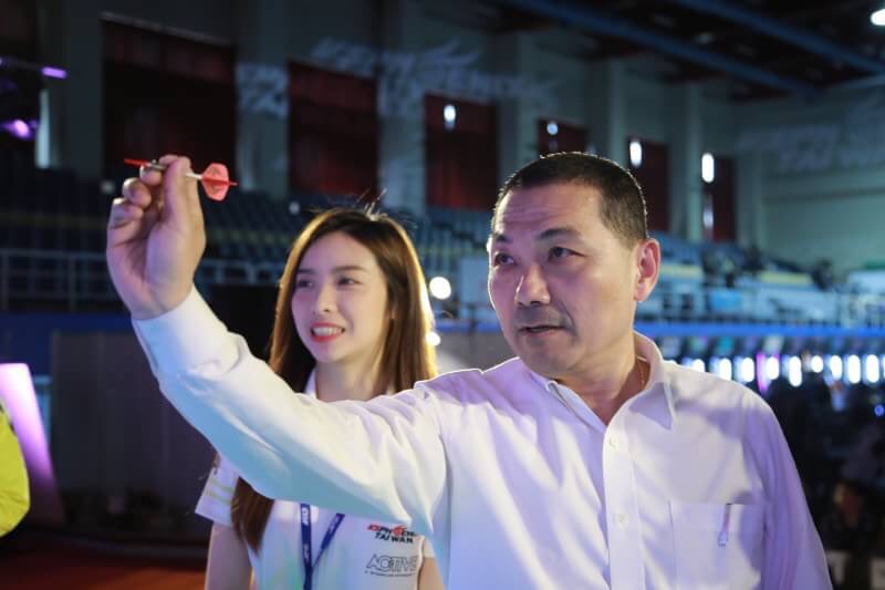 對於行政院長賴清德指稱深澳電廠是「乾淨的煤」，侯友宜今天質疑，「什麼是乾淨的煤？」煤是一個化石燃料，對空氣有一定的汙染。 圖：侯友宜辦公室/提供