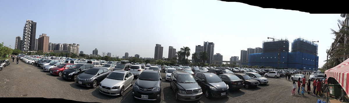 今天一早彩芋季的停車場—文中三停車場，已停滿超過1000輌車。 圖：桃園市政府提供