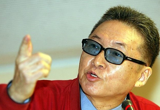李敖給世人留下文筆和語鋒犀利的印象，自稱敢在戒嚴時期對抗威權體制的文人，他排第二，沒人敢居第一。 圖：中央社