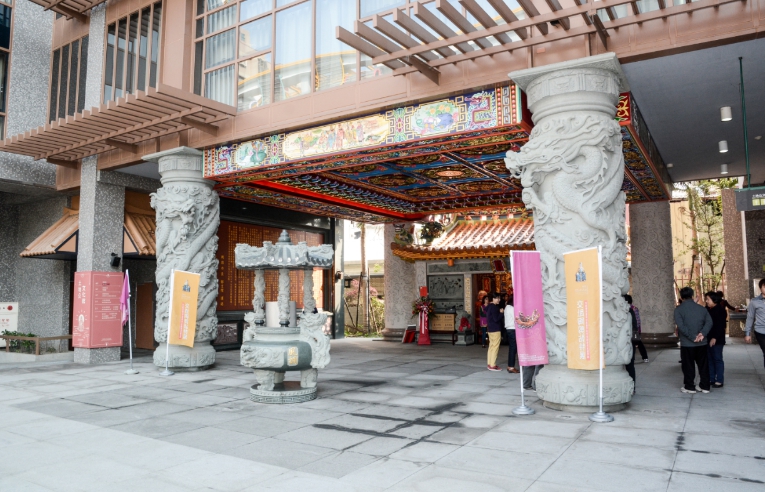 桃園市今(18)日在土地公文化館福德宮慶讚福德正神壽誕。 圖：桃園市政府/提供