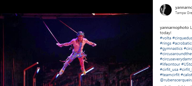 有15年經驗的太陽劇團空中飛人阿諾德，當在自己的IG分享表演的花絮。 圖：翻攝阿諾德IG