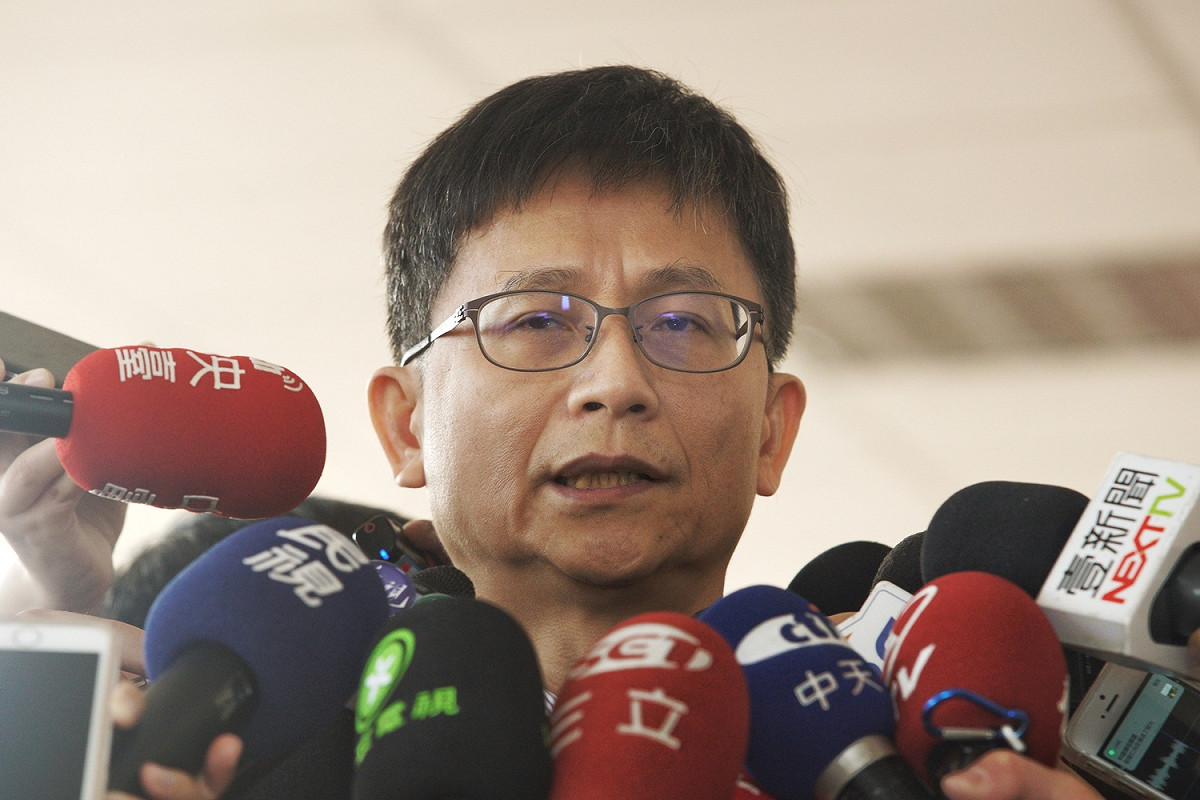環保署副署長詹順貴19日赴立法院衛環委員會，就「深澳火力發電廠擴建環評計畫，對北北基及全台空氣品質造成嚴重之污染與影響」進行報告與備詢。 圖：張良一/攝