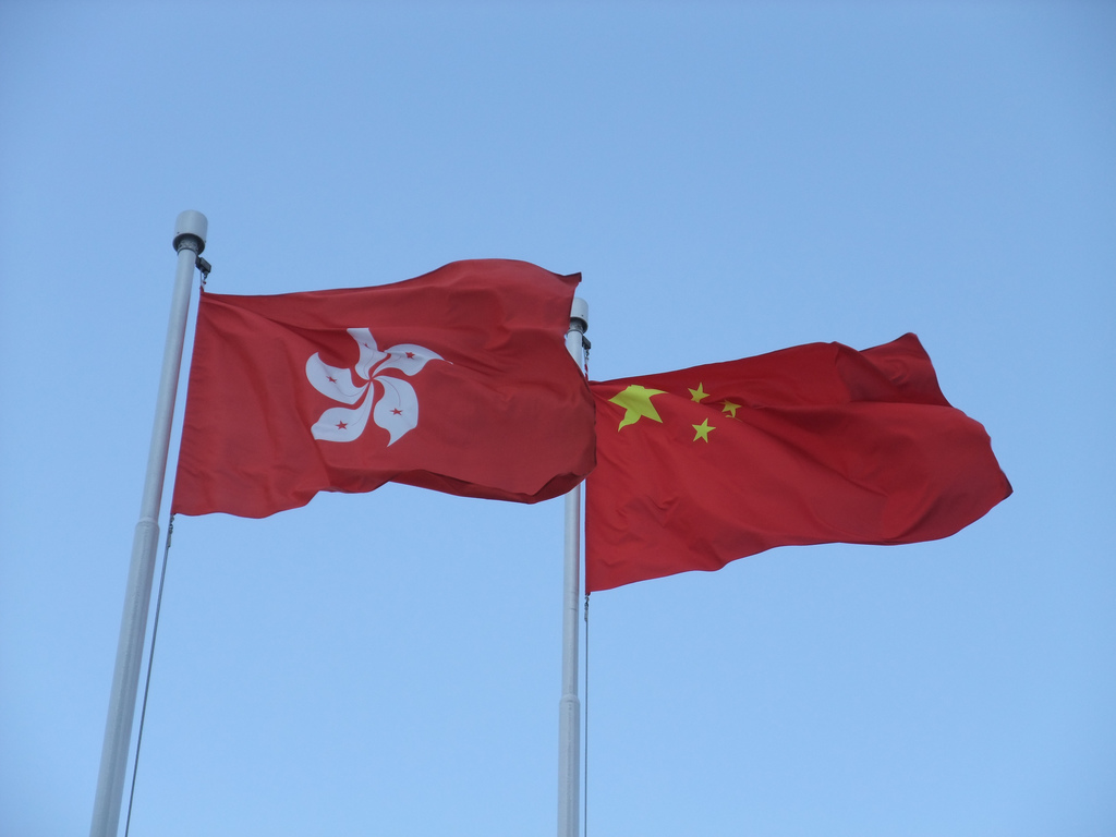 國全國人民代表大會香港區常委譚耀宗聲稱，隨著大陸方面修憲，今後呼喊「結束（中共）一黨專政」的說法可能違憲。 圖 : 翻攝自flicker