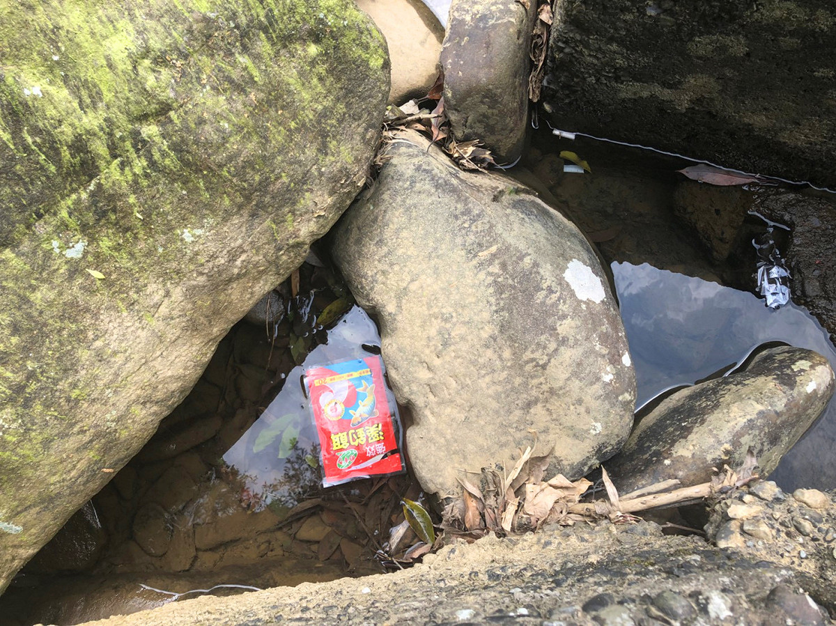 不過來這邊紓壓還是要特別注意，把手邊的垃圾帶出山區丟棄，才能把這片美景留給下ㄧ位到訪的旅客。 圖：丘秝榕／攝