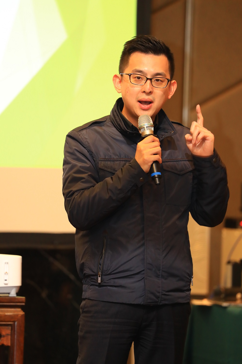 林佳龍透過新聞局長卓冠廷回應，請盧秀燕不要轉移焦點。 圖 : 台中市政府/提供