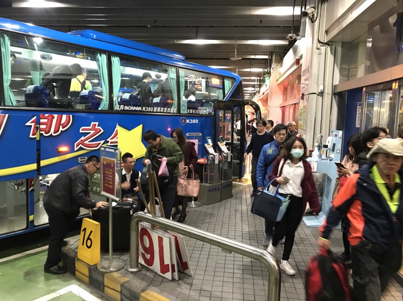 首都客運在4月3至8日清明連假期間祭出五大優惠。 圖：首都客運/提供