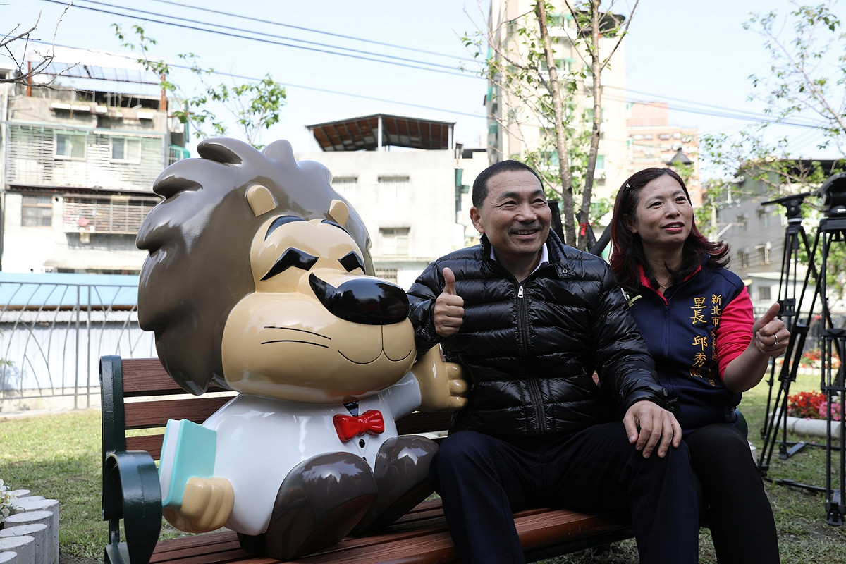 針對吳秉叡的邀戰，侯友宜說，等吳秉叡代表民進黨參選新北市長再說。 圖: 侯友宜競選團隊/提供