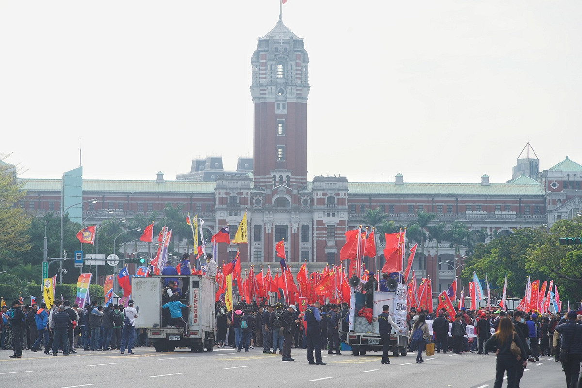 統促黨和藍天行動聯盟成員集結凱道。 圖：張良一/攝
