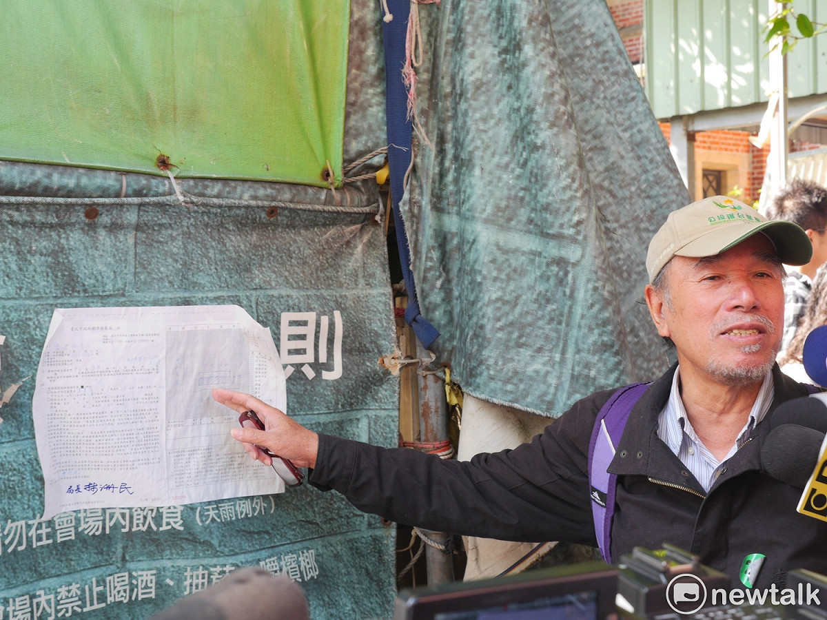 蔡丁貴也說，聽說柯文哲在今天市政會議中指示建管處，今天一定要來處理，不然公務員應該都知道，這是言論自由，他們已經在這長駐第10年，他怎可能不知道，要來拆除也要有道理，不然叫柯文哲自己來講。 圖：黃韋銓/攝