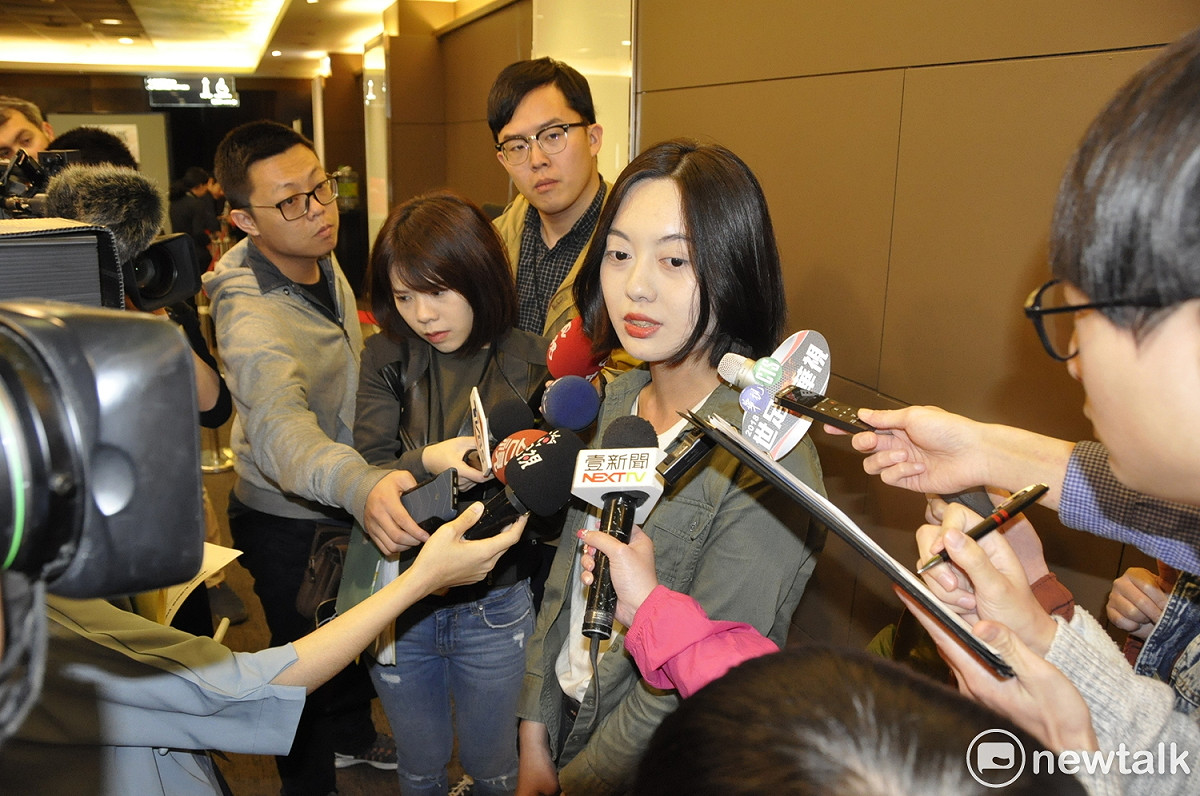 學生代表提案指出，調查小組在調查終結前，基於大學自治及對於程序正當性的要求，校務會議應建議建教育部暫勿核定本次遴選結果。 圖：陳香蘭/攝