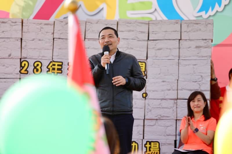 前台北市議員金介壽稱手中握有前新北市副市長侯友宜和黑道掛鉤的「黑資料」，對此，侯友宜今 (24) 天表示，能當到刑事警察局長、當上署長，這些就是證明「沒有的事我坦蕩蕩」。 圖：侯友宜辦公室/提供
