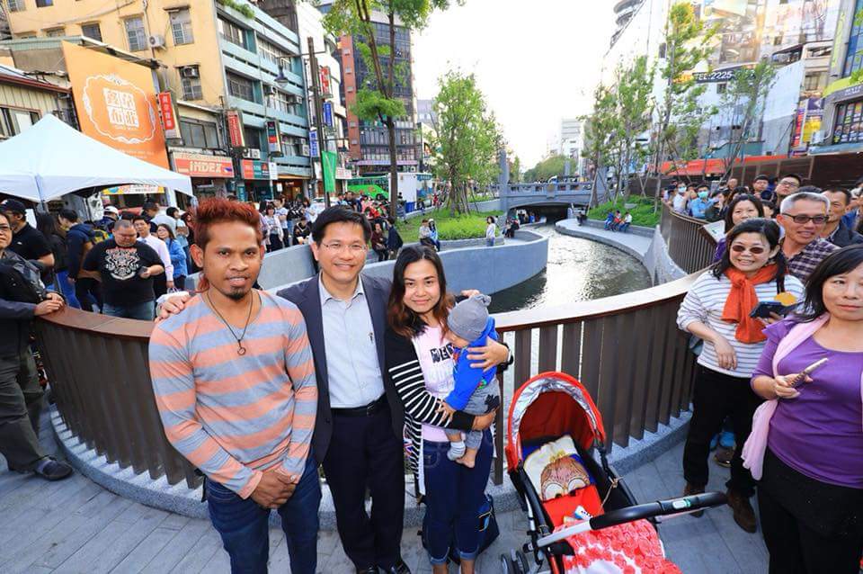 林佳龍表示，近期許多文化工作者都試著透過視、聽、嗅、味、觸覺等5種感官，跟綠川對話，富含創意，綠川也將因人們以自我方式親近，不再只是一條經過整治的河川，更成為有如母親之河般的存在，得以孕育、傳承在地生活的各種可能性與文化。 圖：翻攝自林佳龍臉書