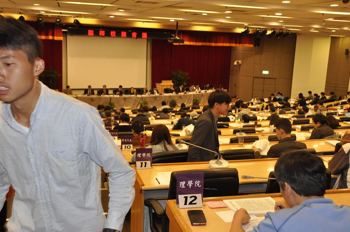 台灣解除戒嚴三十多年，台大校園民主在師生共同衝撞下，走向校園民主與大學自治；台大校長是第一個採取遴選制的高教學府；但也是最先選風敗壞的學校。 圖:陳香蘭／攝