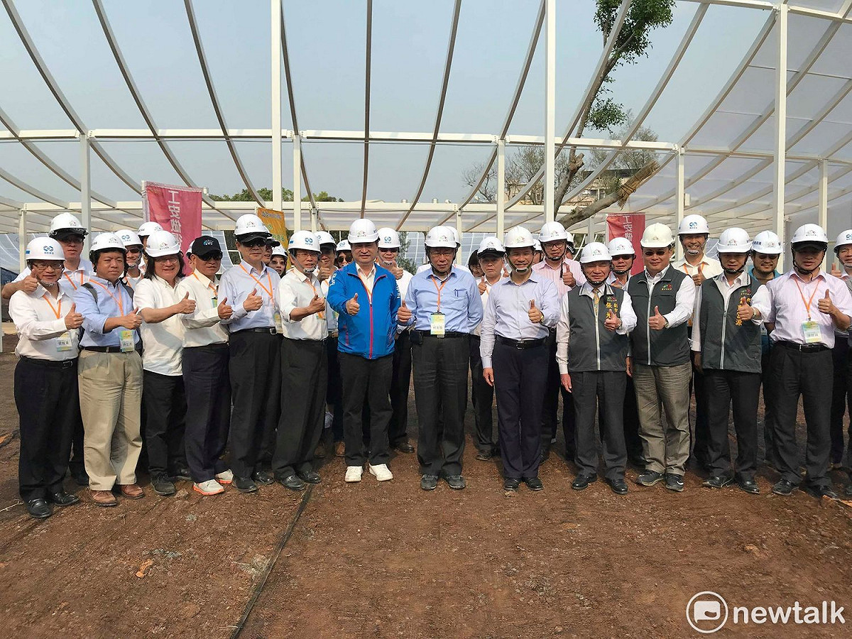 台北市與台中市市府官員一同合影。 圖：周煊惠 / 攝