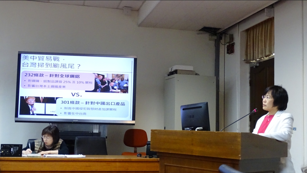 民進黨立委劉世芳今(26)日呼籲經濟部應該主動出擊，務必降低台灣掃到美中貿易戰「颱風尾」的風險。 圖：劉世芳國會辦公室/提供