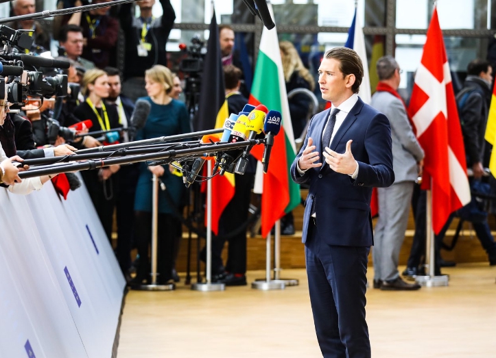 奧地利總理庫爾茨 (Sebastian Kurz)(圖中) 以及外交部長克乃斯爾 (Karin Kneissl) 在昨天發表聯合聲明，強調奧地利的中立立場。 圖：翻攝自庫爾茨twitter
