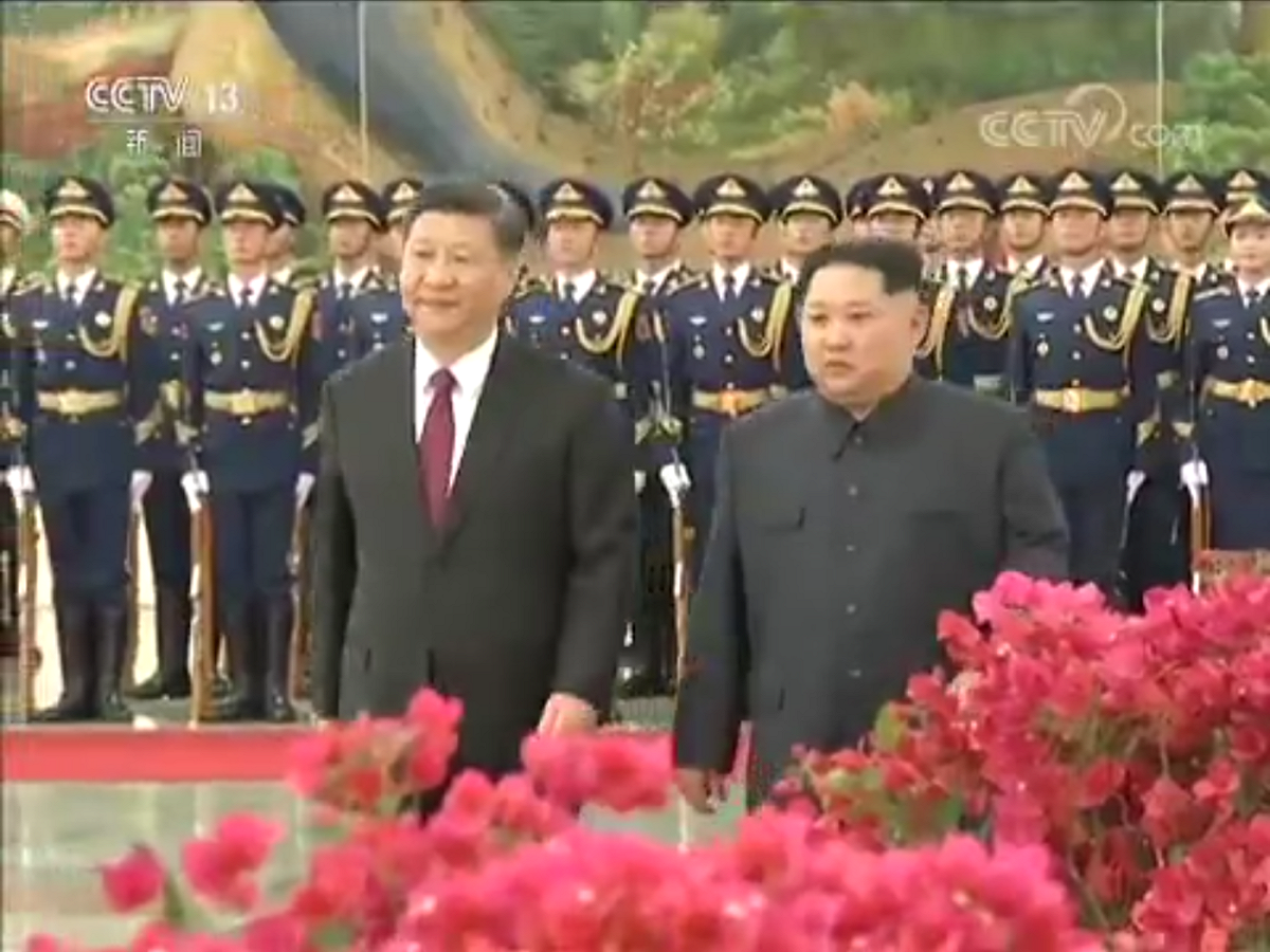 日前的習金會會談前，習近平在人民大會堂北大廳為金正恩舉行歡迎儀式。 圖：翻攝央視畫面（資料照片）