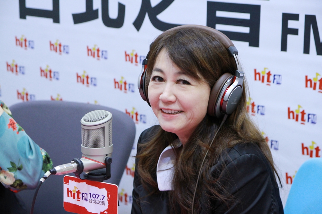 簡余晏今(29)日上電台節目「蔻蔻早餐」接受專訪。 圖：蔻蔻早餐/提供