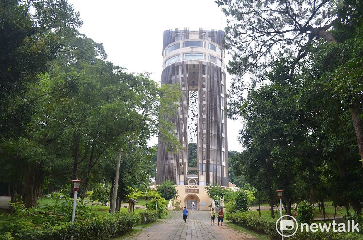 嘉義公園內的射日塔風景秀麗，市府選在此地舉辦未婚聯誼活動。 圖：蔡坤龍/攝