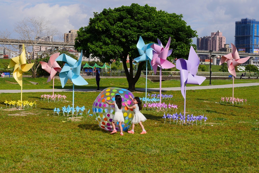 今年新北市觀旅局在兒童清明連假期間4月4日至4月8日，把三重水漾公園變成遊樂園！ 圖：新北市觀旅局／提供