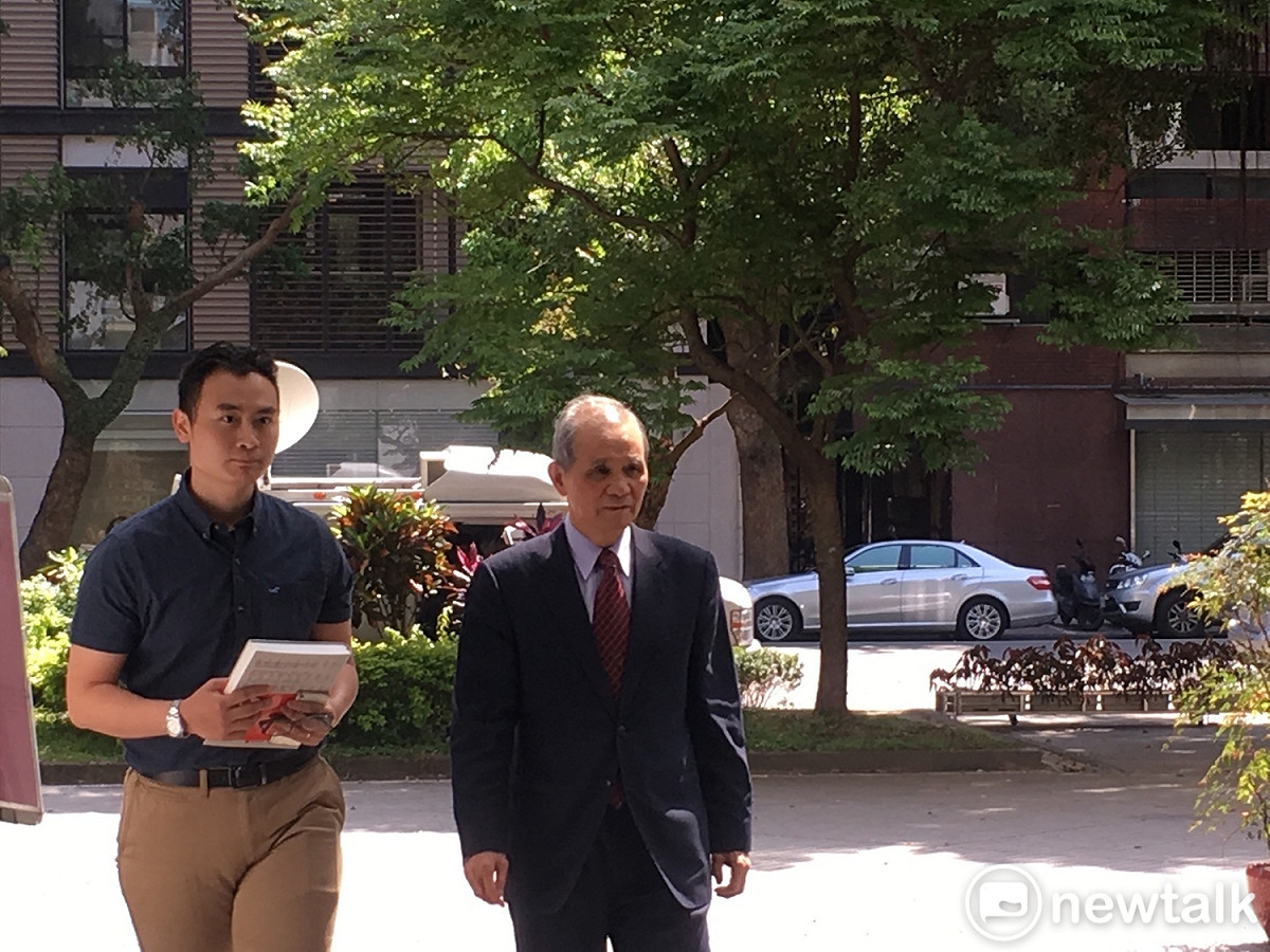 黃煌雄接受媒體訪問，表是促轉會將探索真相，伸張公義，追求和解，更簡略略的說就是「真相、公益、和解」，這是現階段他對於促轉會的基本看法。 圖：黃韋銓/攝