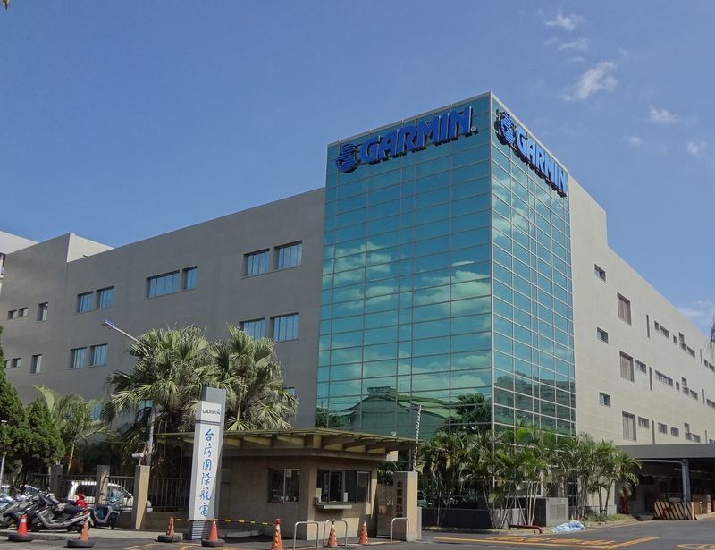 Garmin創辦人之一高民環出身南投，有高達9成以上的產品台灣製造，目前在台設廠包括林口、汐止、中壢3個據點。圖為Garmin中壢廠外觀。 圖 : 取自維基共享資源；作者Solomon203，CC BY-SA 3.0