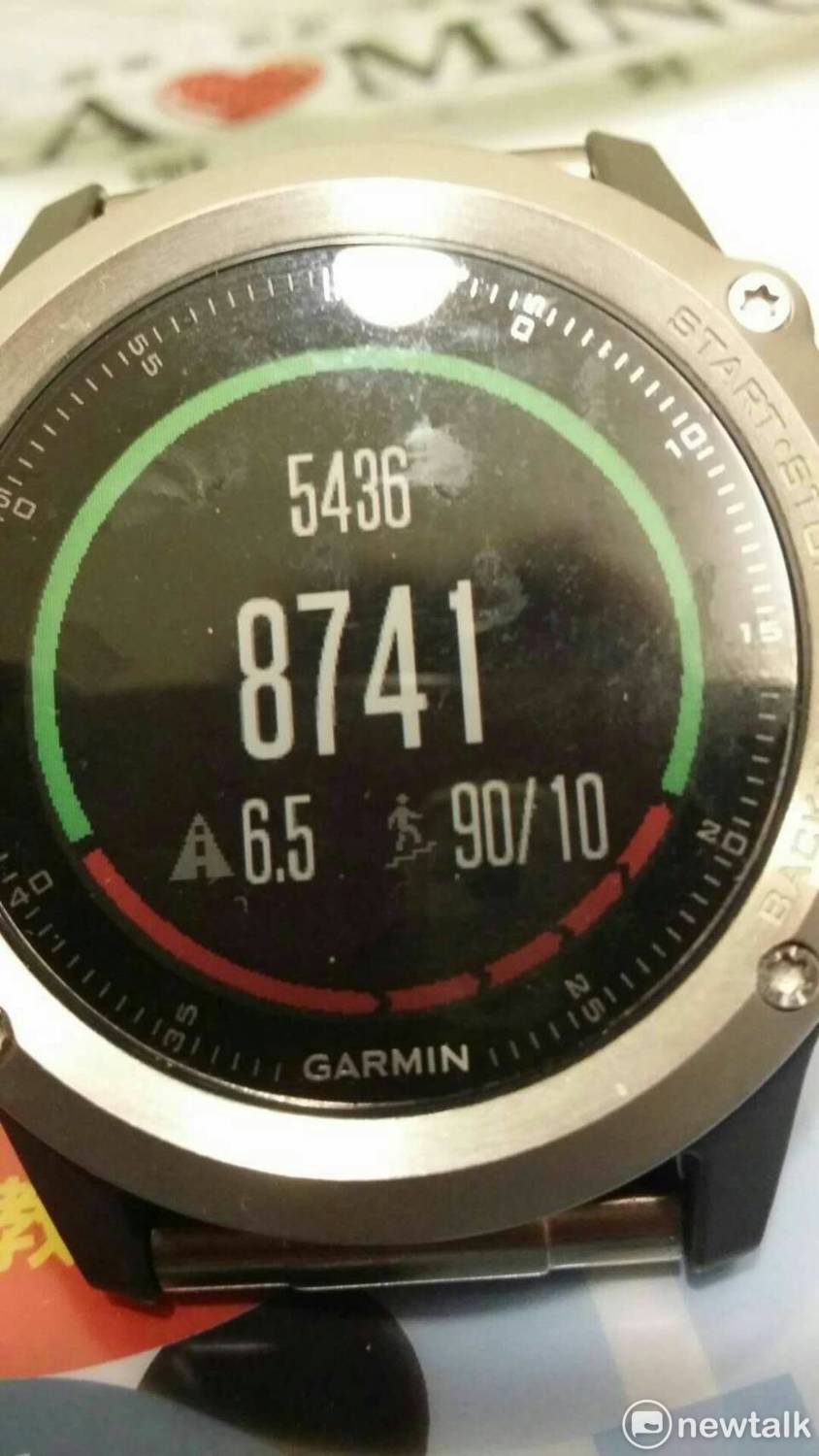Garmin手錶可測各種運動功能，在運動休閒界頗有名氣。 圖 : 葉宜哲/攝
