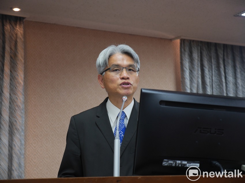 立法院內政委員會今天邀請中選會主委陳英鈐、副主委陳朝建，就「公民投票法修正後現行公民投票制度運作之檢討」進行專題報告並備詢。 圖：趙婉淳／攝