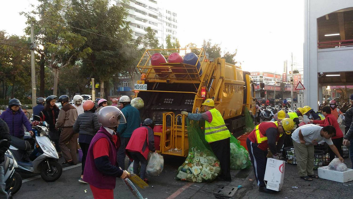 為了維護環境整潔，台中市環保局在清明連假期間加強垃圾收運服務。 圖：台中市環保局／提供