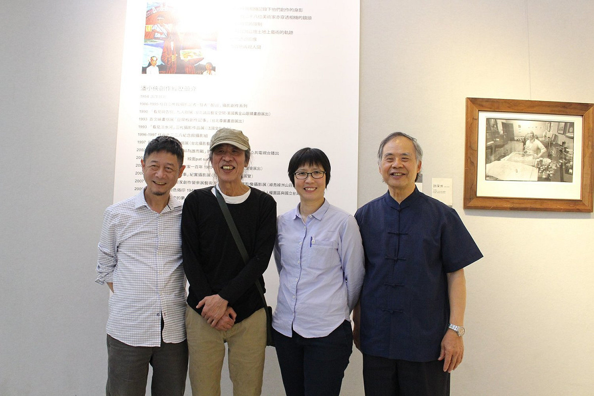 「臺灣美術家一百年 1917-2017 潘小俠攝影造相簿」攝影展分為五大類：「桃園地區美術家」、「日治時代美術家」、「大陸來台美術家」、「旅居巴黎美術家」、「政冶受難者美術家」共59位。展出影像從旅居巴黎的美術家趙無極、朱德群，到一生隱居的葉世強，他們的生命都因創作的專注而熠熠生輝。 圖:桃園文化局提供