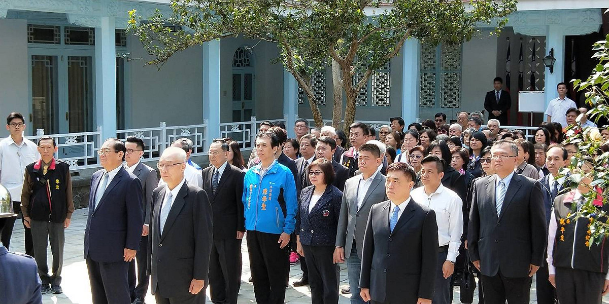 吳敦義率國民黨政幹部謁陵。 圖：中國國民黨桃園市黨部/提供
